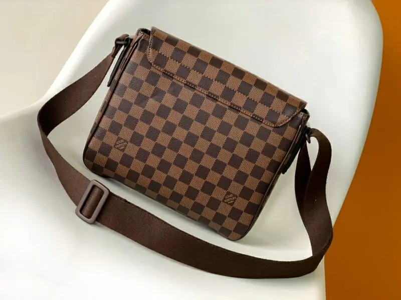 louis vuitton aaa homme mini sac a main s_112a2b72